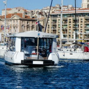 Lire la suite à propos de l’article Vidéo : Un requin bleu dans les eaux du Vieux-Port de Marseille !