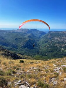 Lire la suite à propos de l’article Pratiquer le Parapente en Provence, est-ce possible ?